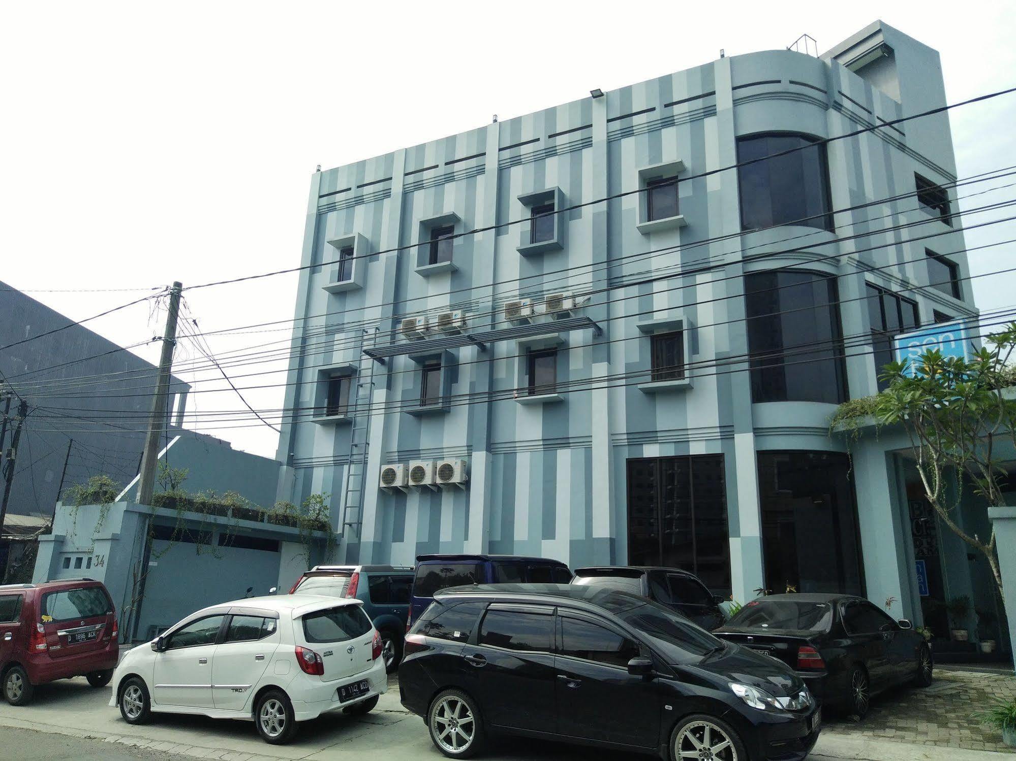Sentra Inn Bandung Exterior photo